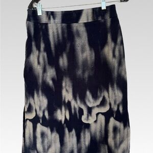 Chic Black and Cream Midi Skirt size 44 MADE IN ITALY